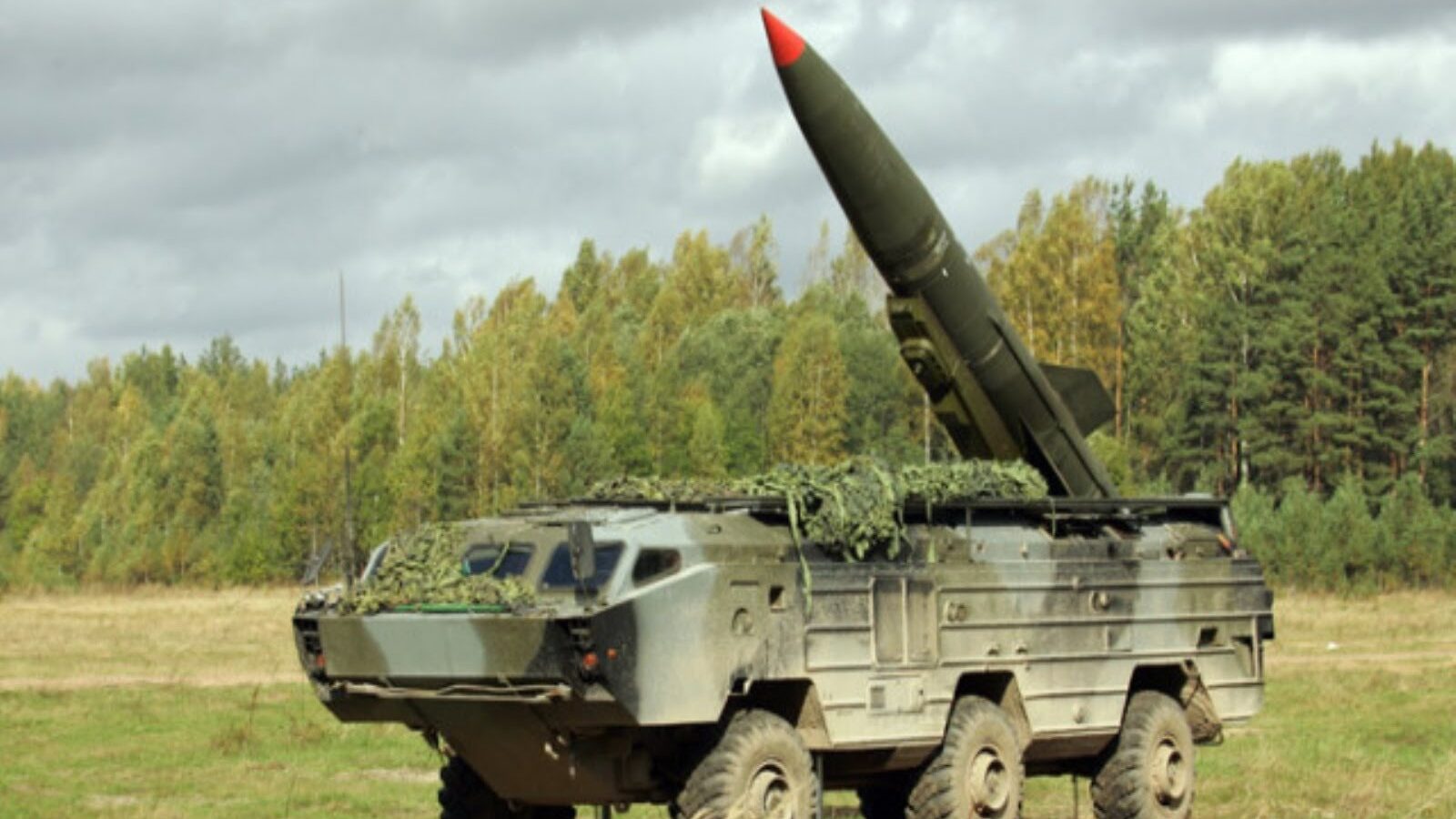 У Бердянску ударом ракетного комплексу українська армія знищила техніку окупанта