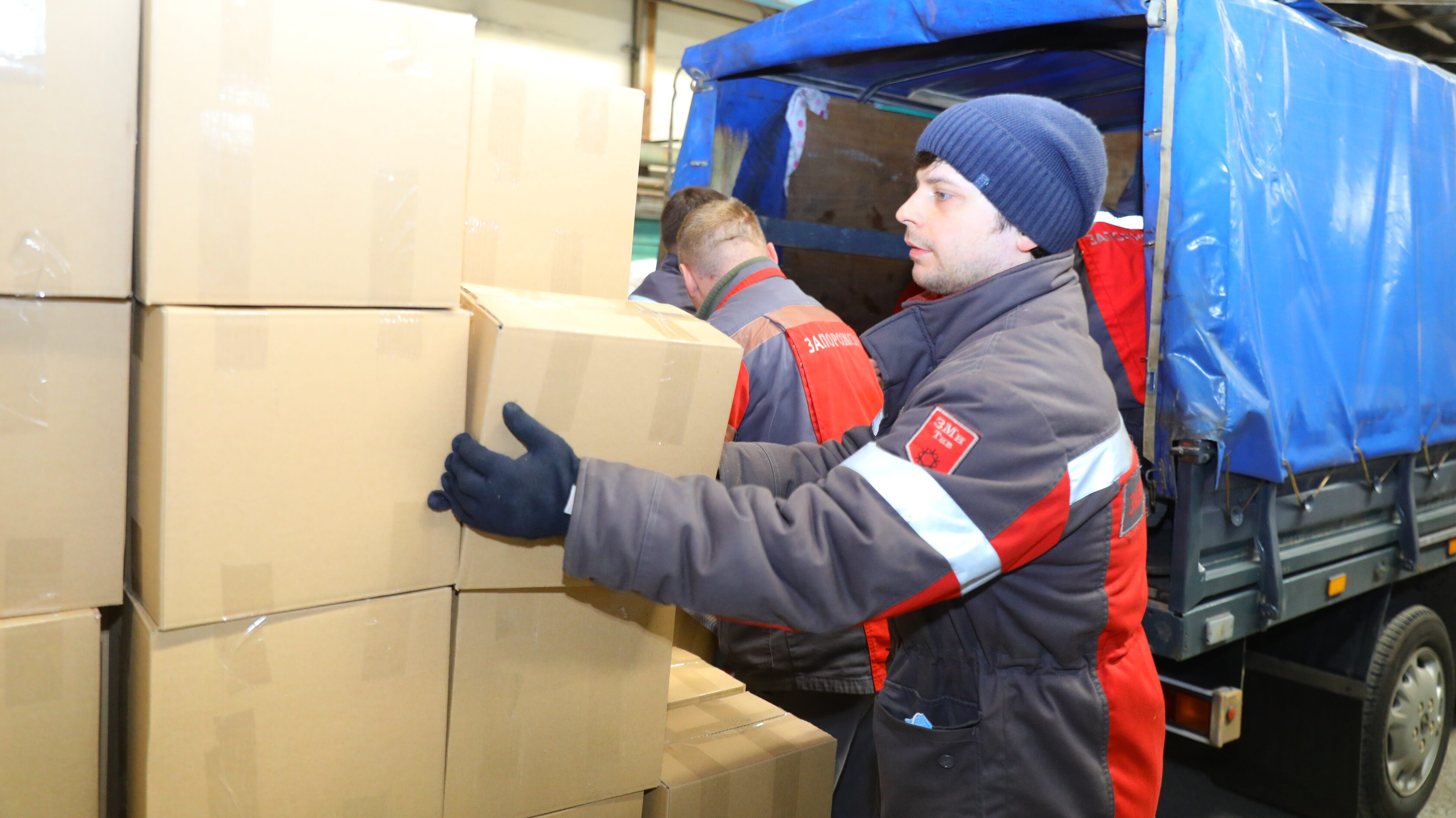 Продуктові набори виживання від Метінвесту доставили в Авдіївку