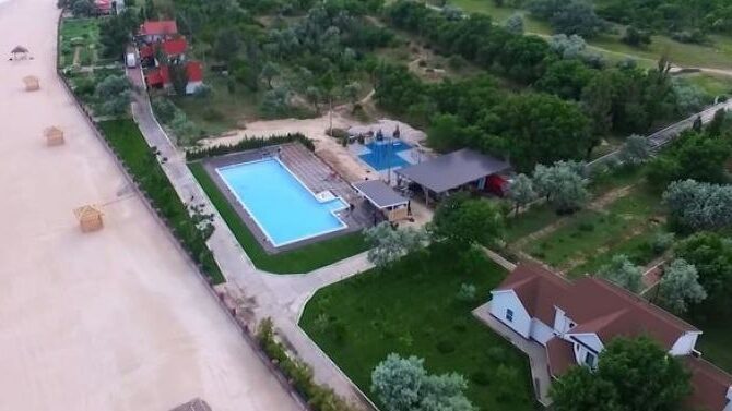 На запорізькому курорті окупанти розграбували дачу Володимира Зеленського – ЗМІ
