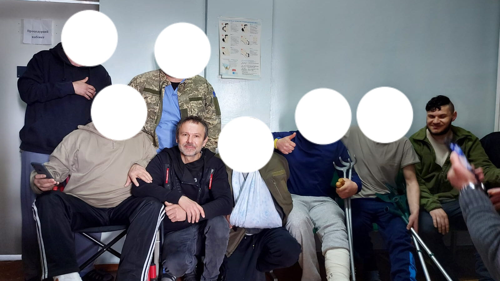 В Запорожском военном госпитале уже в третий раз побывал Святослав Вакарчук, - ФОТО