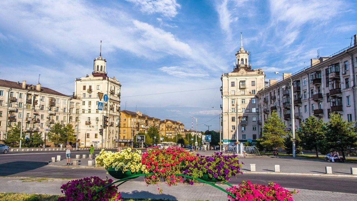 Як в умовах війни Запоріжжя обороняється та приймає вимушених переселенців