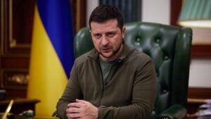 Шантажируют, доводят до голода и устраивают пытки: Зеленский о беспределе оккупантов в Запорожской области