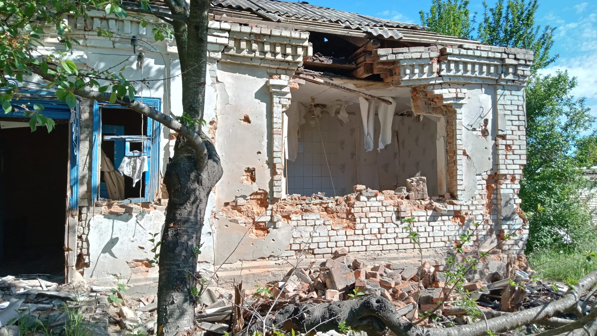 На Запоріжжі російські терористи продовжують обстрілювати мирних жителів: вдарили по Пологам, Оріхову та Новоданилівці