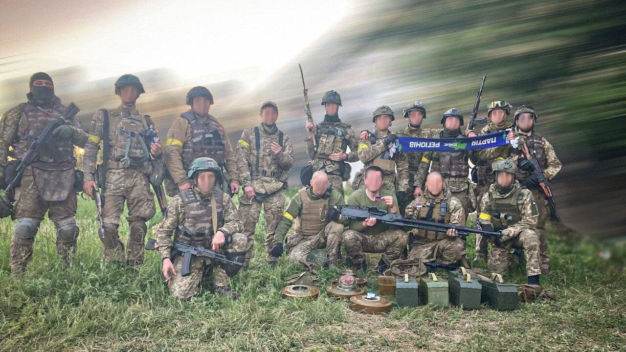 На Запоріжжі «Азовці» серед боєкомплектів знищених окупантів знайшли шарф «Партії регіонів», - ФОТО