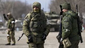 На Запоріжжі окупанти знищують книги «нацистського змісту» 