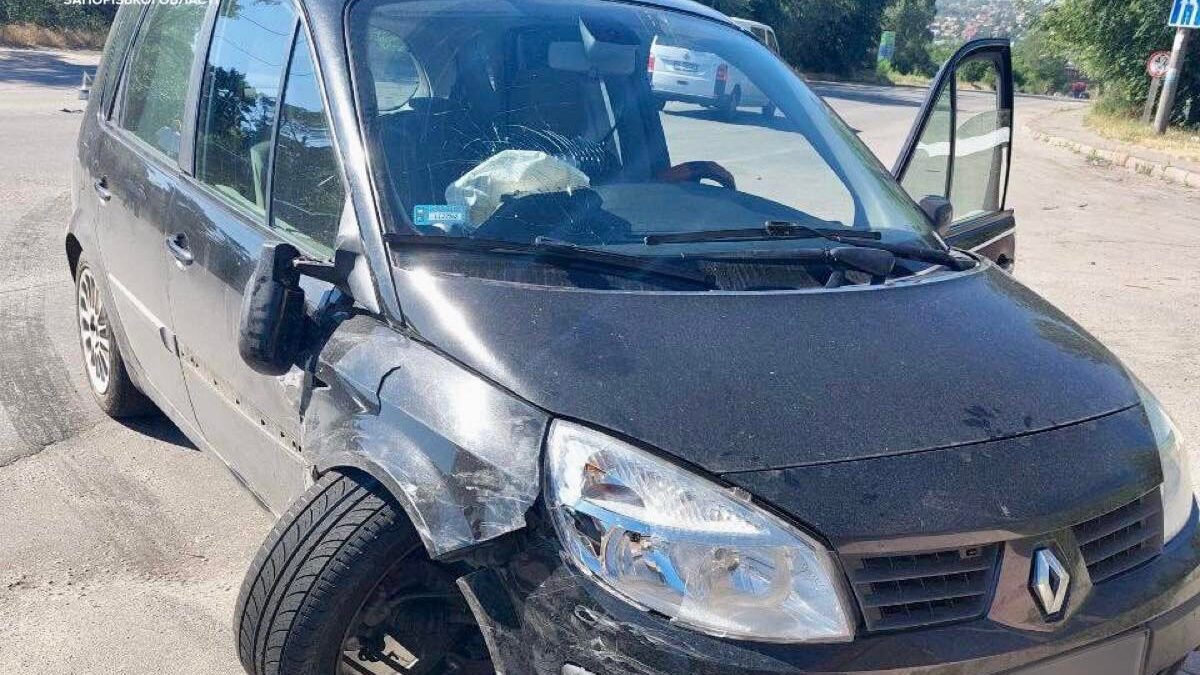 В Запорожье на перекрестке произошло ДТП