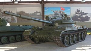 За 35 км від Запоріжжя окупанти розмістили близько 30 танків – Міноборони