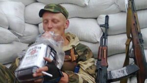На окупованих територіях Запорізької області окупанти почали масово пиячити: їм заборонили продавати спиртне  