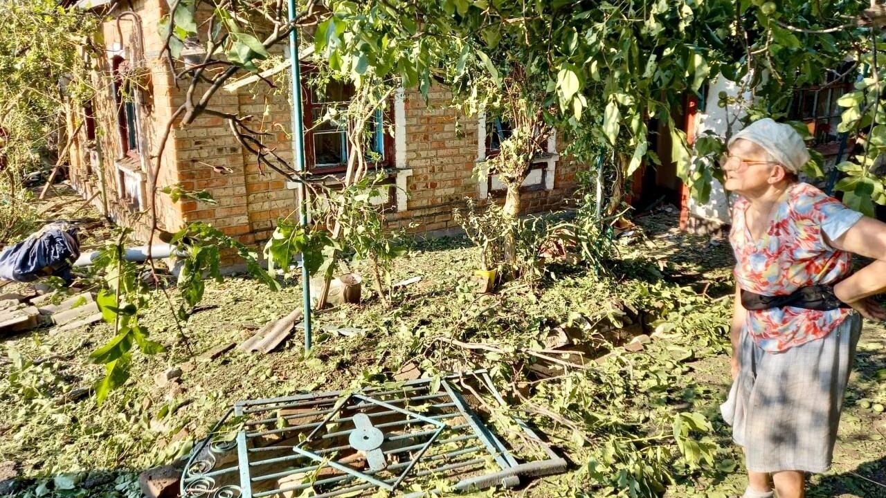 Оккупанты нанесли массированный удар по Орехову, - ФОТО