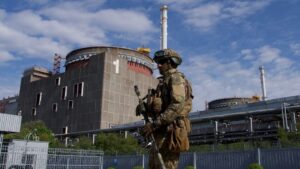 На Запорожской АЭС остались работать 6700 работников: только 100 подписали контракты с росатомом