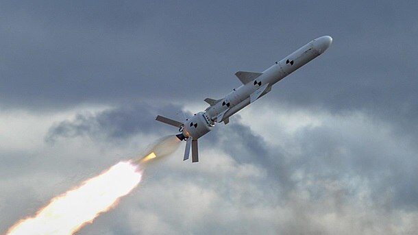 Російські війська завдали ракетний удар по Запоріжжю: пошкоджено житлові будинки, – ФОТО 