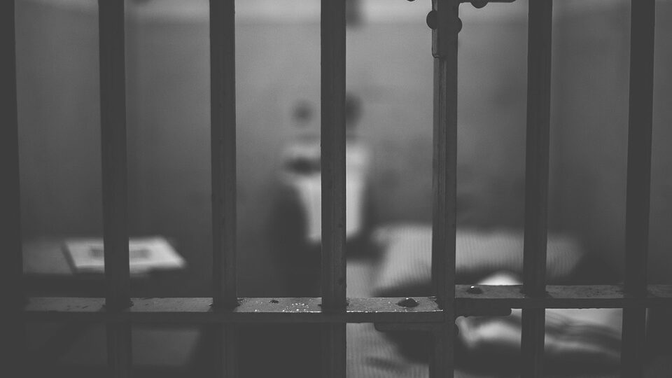 Устраивал незаконные обыски и проводил задержания патриотов в Энергодаре: суд вынес приговор коллаборанту