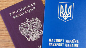 На окупованій території Запорізької області росіяни вилучають у населення українські паспорти