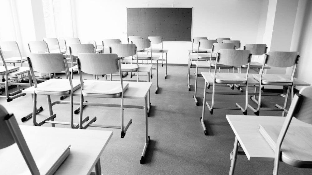 На тимчасово окупованих територіях, у тому числі в Запорізькій області, ворог змушує дітей доносити на батьків