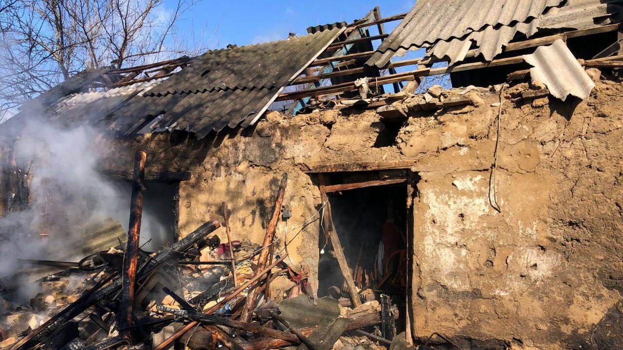 З Запорізької області рашисти знову обстріляли Нікопольський район: двох людей госпіталізували, – ФОТО