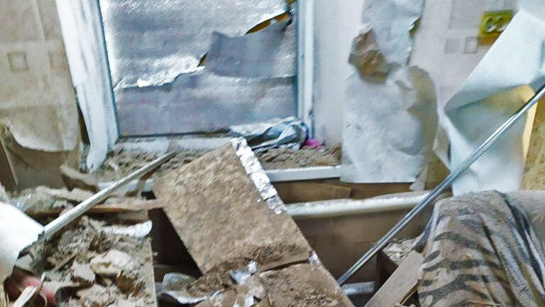 Разрушенные крыши и разбиты дома: враг нанес удары по Запорожской области, — ФОТО