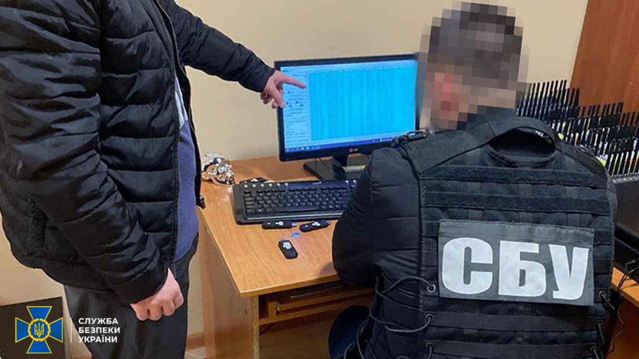 Хотів заробити 500 тис. грн: мешканець Запоріжжя продавав фейкові акаунти прокремлівським пропагандистам