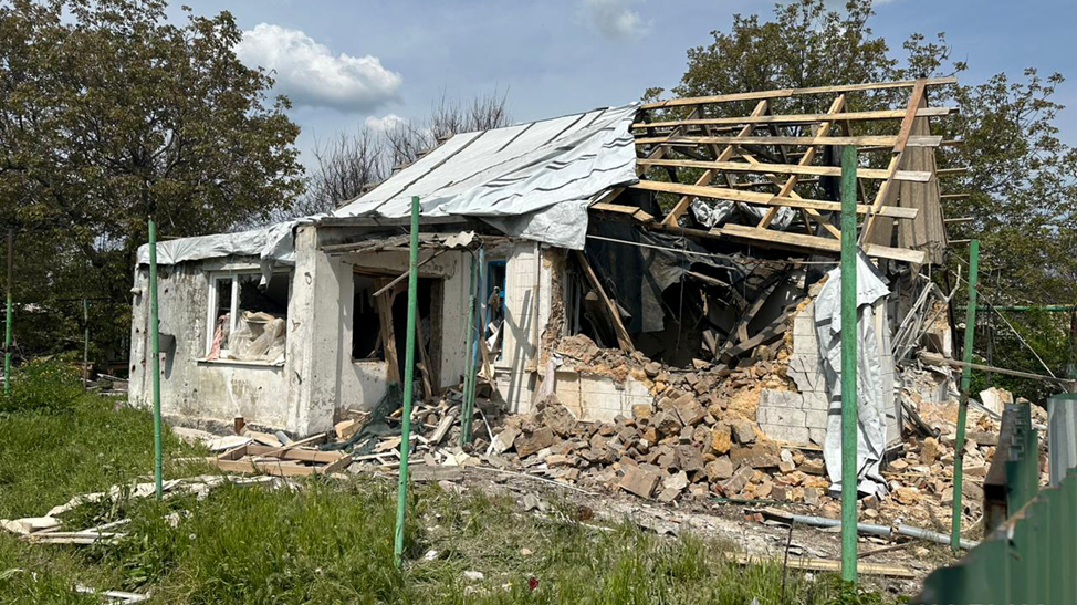 За добу – 90 ударів, 24 руйнування: у Запорізькій області росіяни знову обстріляли житлові будинки, – ФОТО
