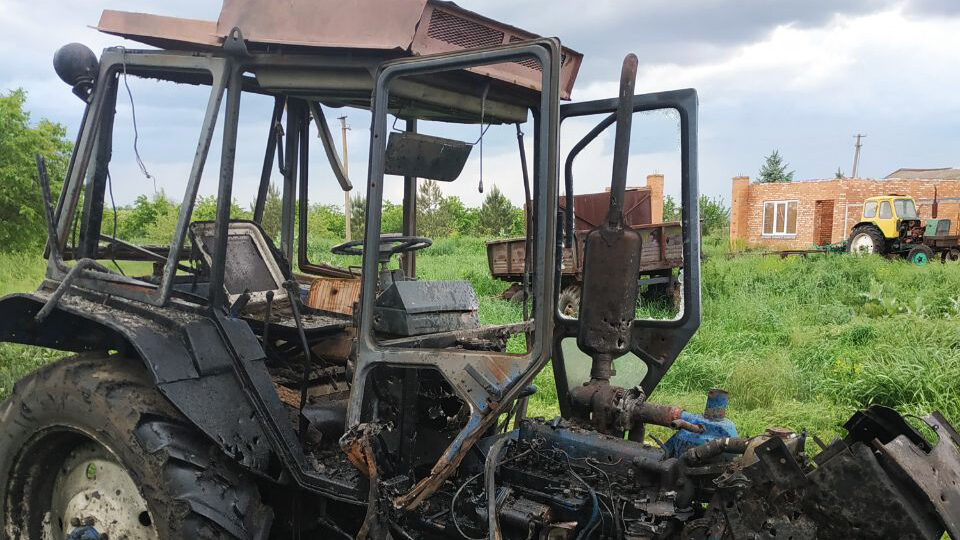 Постраждала сільськогосподарська техніка та житлові будинки: наслідки російської атаки Запорізької області, — ФОТО