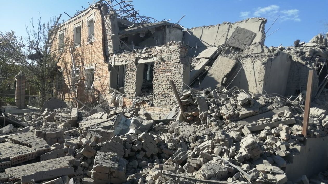 Військові РФ завдали удару по багатоквартирному будинку в Запорізькій області: подробиці