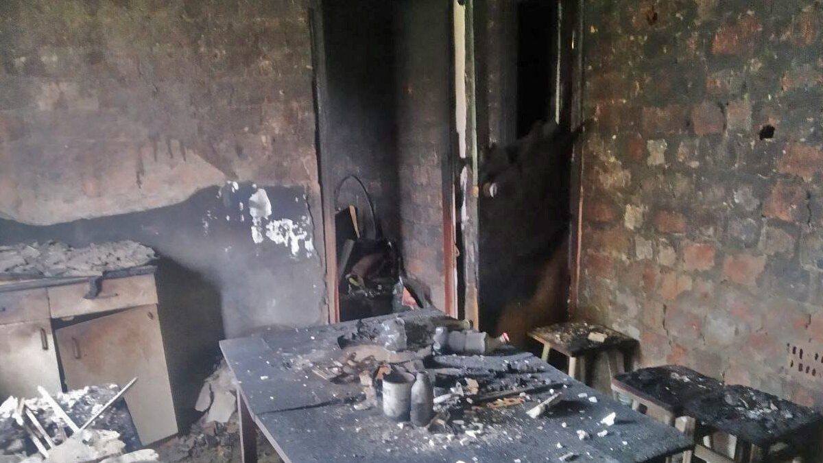 В результате обстрела горел дом: опубликованы последствия вражеской атаки в Запорожской области, — ФОТО