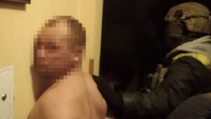 Выкручивали руки, били пластиковой палкой и загоняли иголки под ногти: задержали бывшее руководство Бердянской колонии, — ФОТО, ВИДЕО