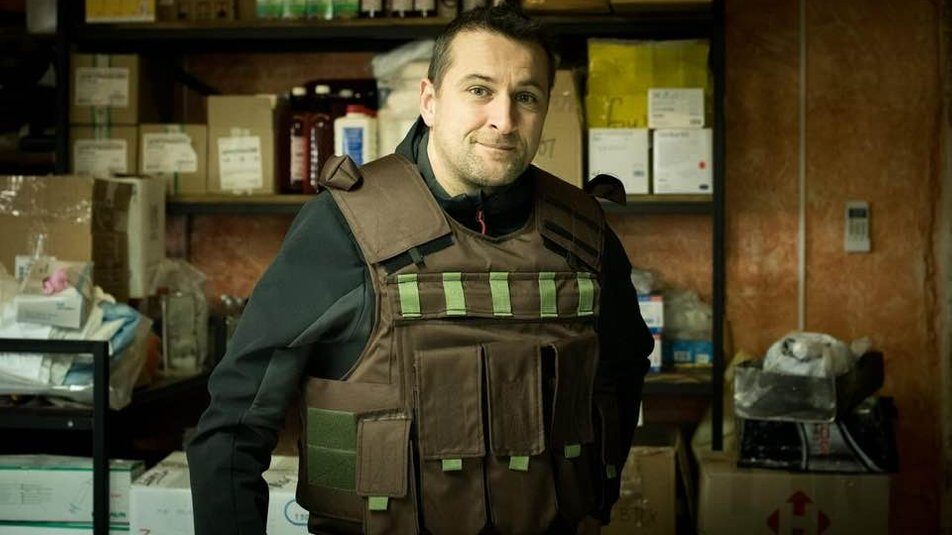 Помер французький волонтер, який на початку війни приїхав у Запорізьку область, аби врятувати дівчину