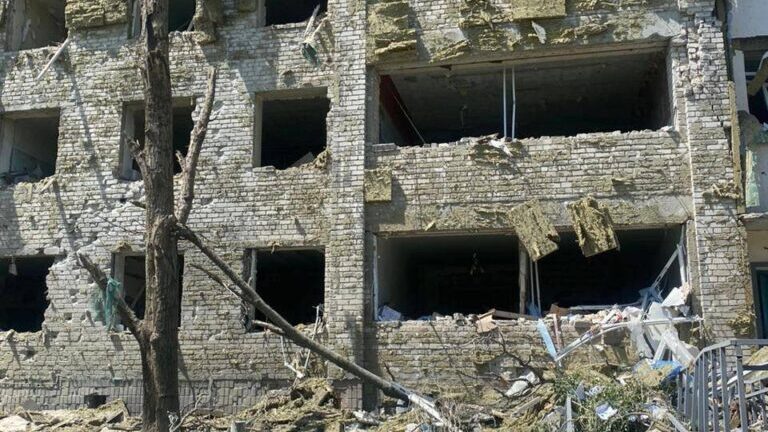 За добу росіяни 77 разів обстріляли 14 населених пунктів Запорізької області – 23 руйнування