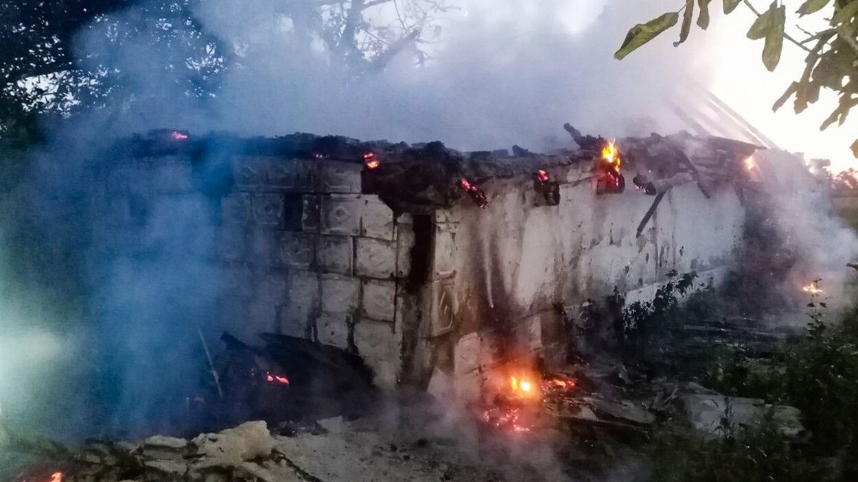 Постраждали будинки та сільськогосподарський транспорт у Запорізькій області: наслідки ворожих обстрілів, — ФОТО