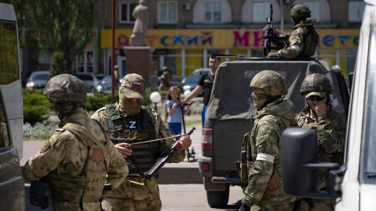 Ворог завозить до бібліотек Запорізької області «правильну» літературу, яка виправдовує російське вторгнення в Україну