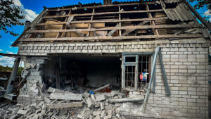 Розбиті дахи та зруйновані стіни: наслідки ворожих обстрілів Запорізької області, — ФОТО