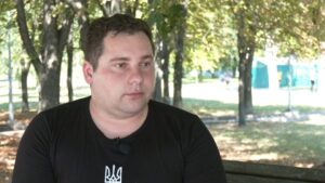 Били током и заставляли учить гимн РФ: история жителя Мелитополя, которого два месяца держали в плену