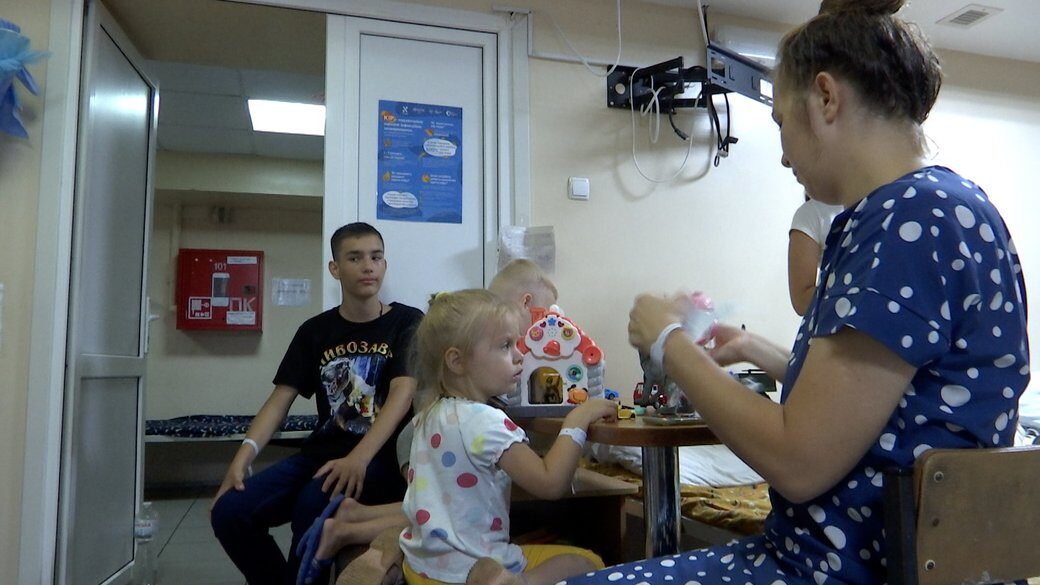 Приїхали до Запоріжжя побачитися з батьком: що відомо про дітей, які постраждали під час ракетного удару