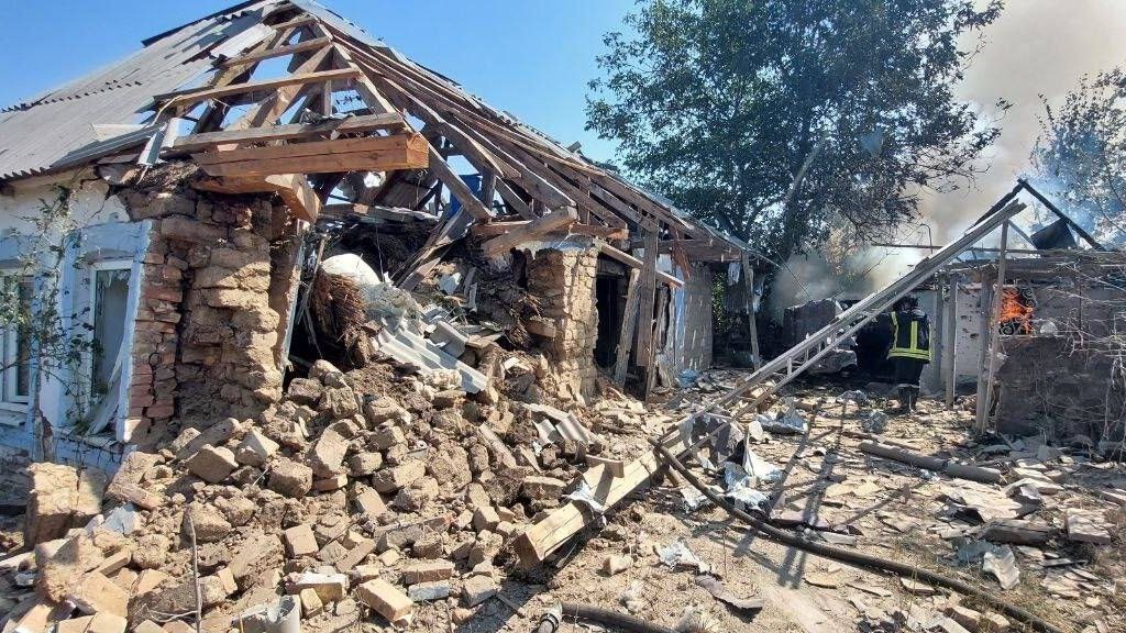 Зруйновано будинки та споруди: окупанти щодня завдають десятки ударів по Запорізькій області