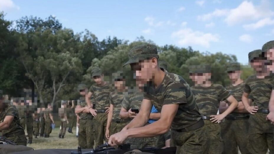 У Запорізькій області колаборанти прищеплюють дітям проросійські настрої та мотивують проходити військову службу