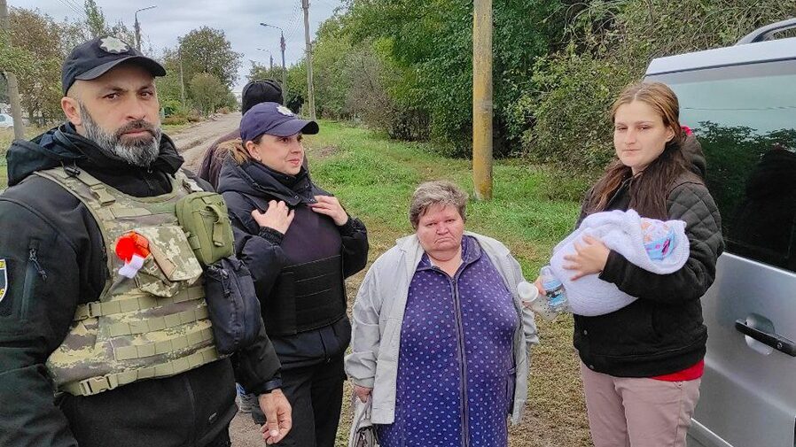 Из Пологовского района эвакуировали семью с двухнедельным младенцем