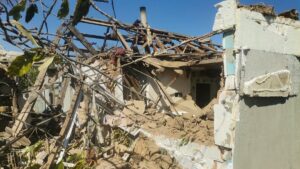 Пошкоджені дахи та зруйновані стіни будинків: наслідки ворожих обстрілів по Запорізькій області, — ФОТО