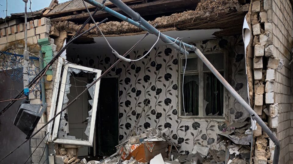 Полностью разрушенные и поврежденые дома: враг нанес удары по Запорожской области