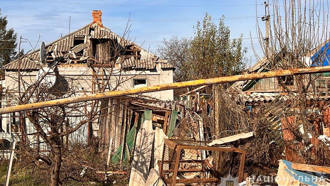 Сбрасывали авиабомбы и били из артиллерии: последствия вражеских обстрелов по Запорожской области