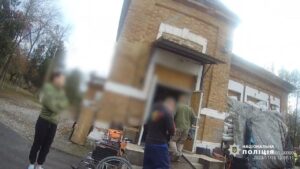 Декілька днів не виходила на зв’язок: з прифронтового селища на Запоріжжі евакуювали жінку з інфарктом, — ВІДЕО 