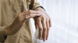 Крем для рук Cicaplast від La Roche-Posay: надійний захист шкіри