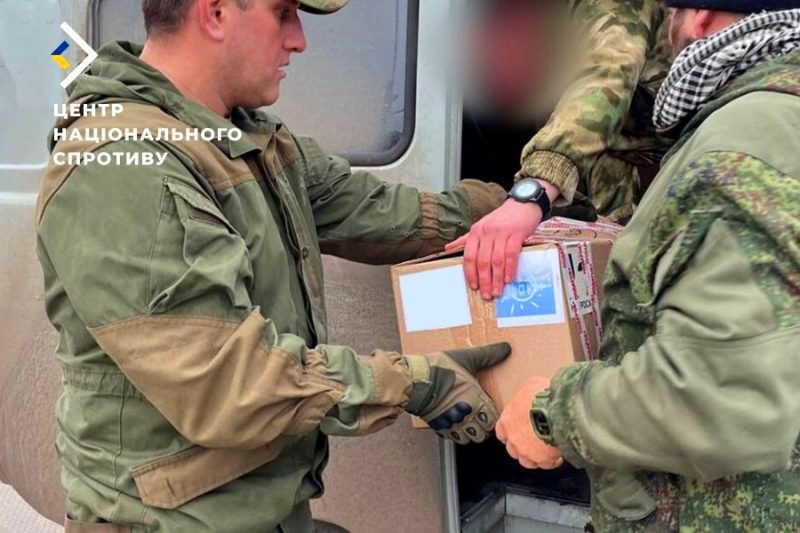 Створюють масовку та ведуть пропаганду: на окуповану територію завезли понад три тисячі прокремлівських «волонтерів»