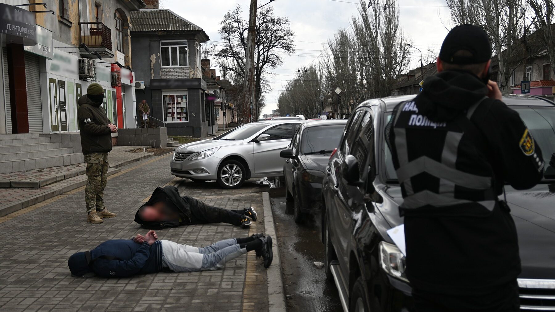 У вдовы защитника выбивали несуществующий долг мужа: правоохранители задержали злоумышленников