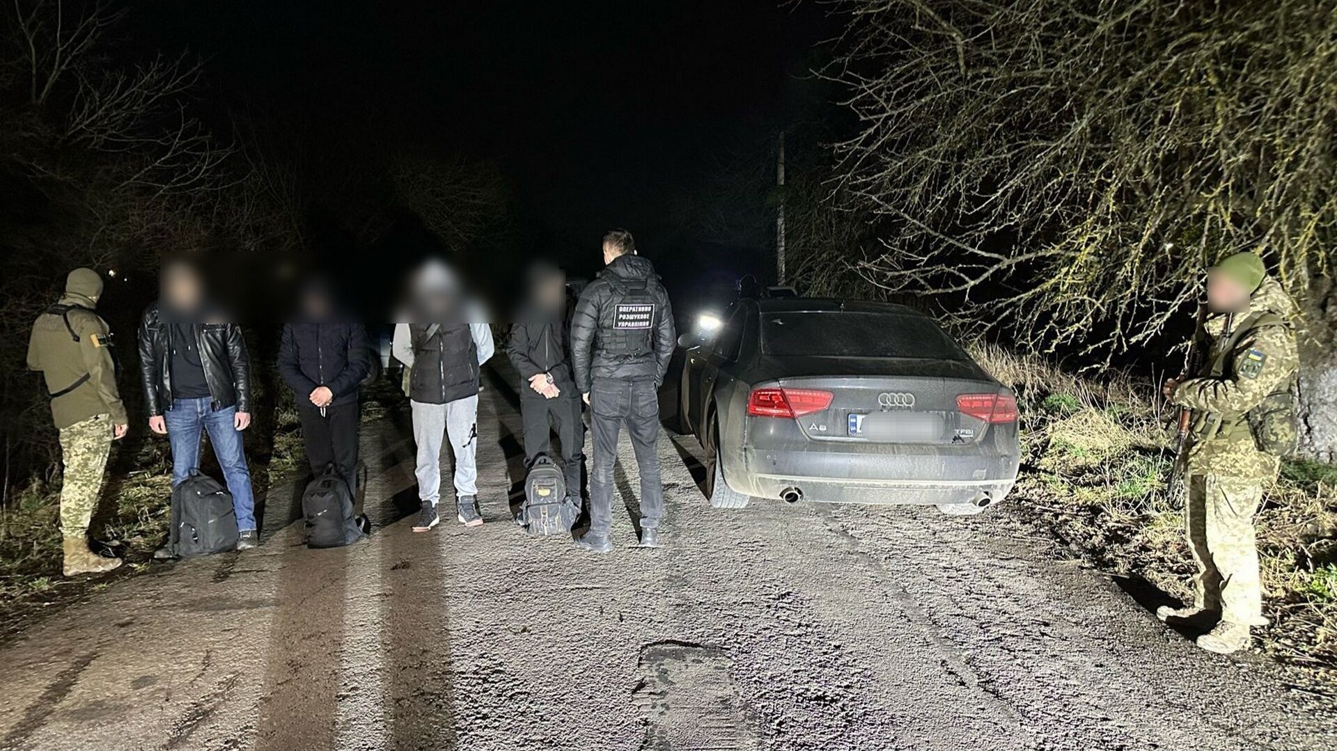 Мешканець Запоріжжя заплатив 6 тис. доларів провіднику за незаконний перетин кордону: їх затримали прикордонники 