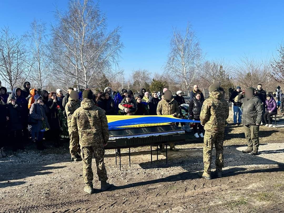 У Запорізькій області провели в останню путь 20-річного бійця, який отримав смертельне поранення біля Малої Токмачки, — ФОТО