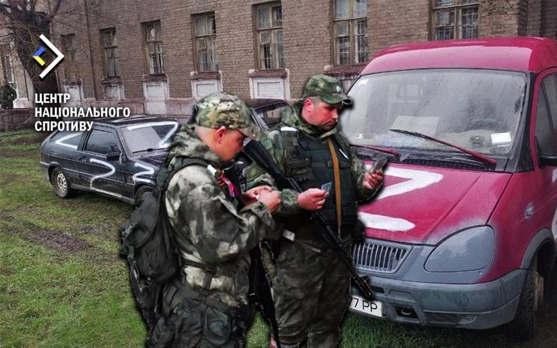 За порушення комендантської години в окупації загарбники відбирають авто у мешканців і змушують копати окопи 
