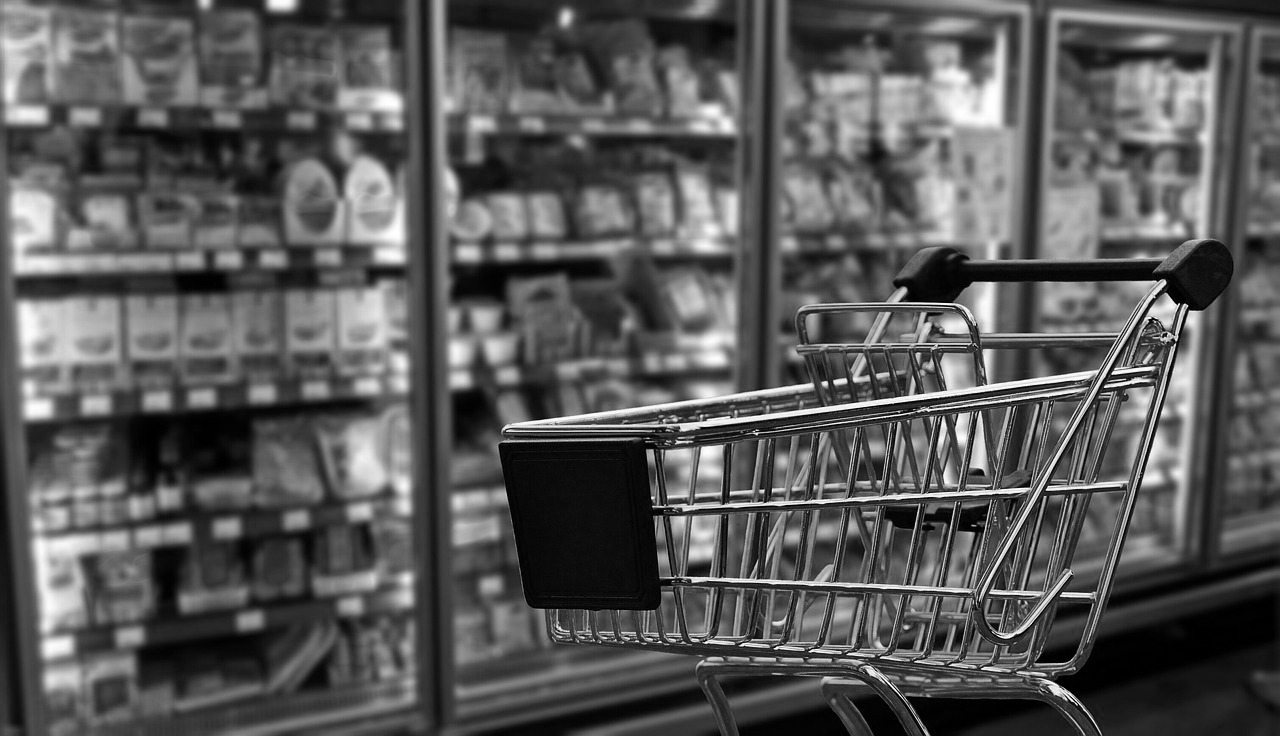 Заоблачные цены на продукты и низкое качество промтоваров: в оккупации продолжается стремительное падение уровня жизни