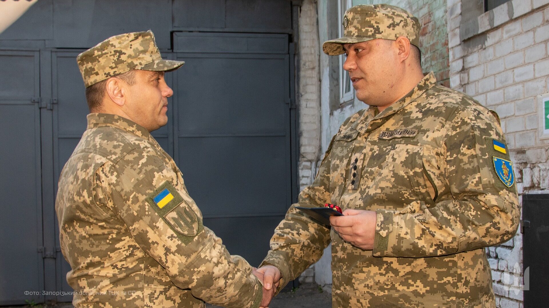 Військовослужбовець з Пологів, який після поранення служить в ТЦК, отримав відзнаку «Золотий хрест»