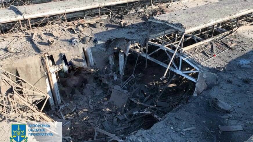 Зазнав руйнувань промисловий об’єкт: наслідки ранкового обстрілу Запоріжжя 