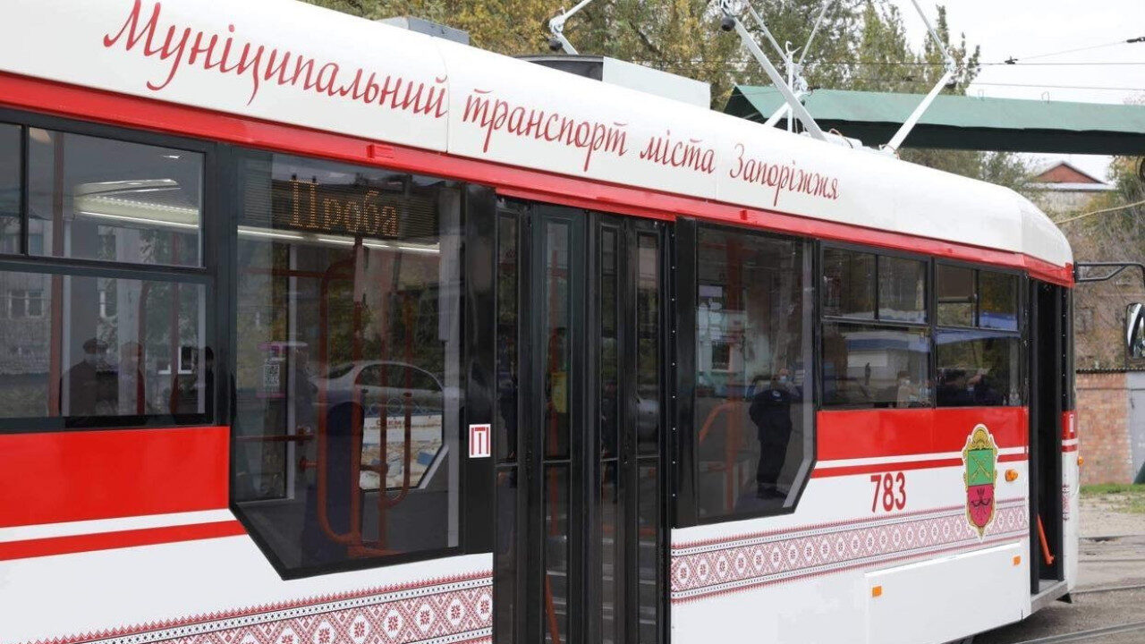 У Запоріжжі повернуть платний проїзд у тролейбусах і трамваях: скільки він коштуватиме